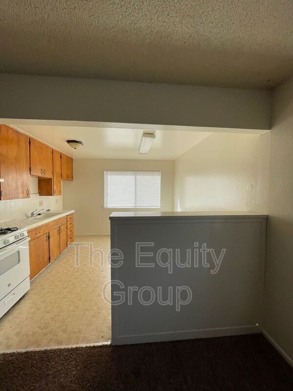 512 E Myrtle Ave Unit D, Visalia, CA 93292 Condo for Rent in Visalia