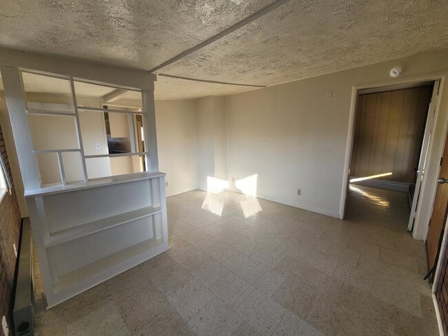 Building Photo - 2415 Baker St