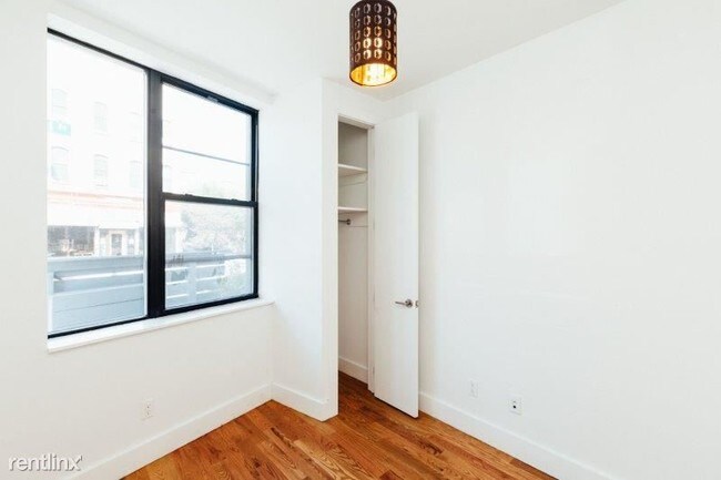 Foto del edificio - 5 br, 2 bath Apartment - 166 Central Ave