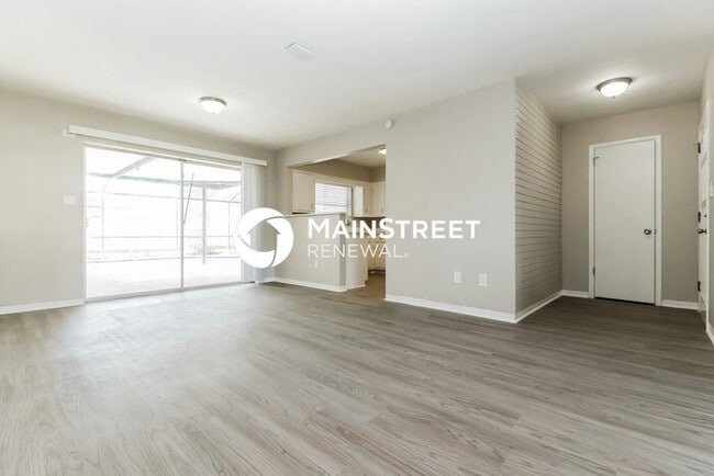 Building Photo - 3 Bedroom Pet-Friendly Home in Largo, FL with Main Street Renewal