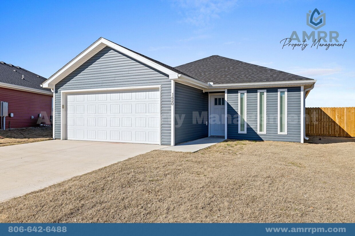 Primary Photo - 3-Bedroom Home In Suburban-Style Neighborh...