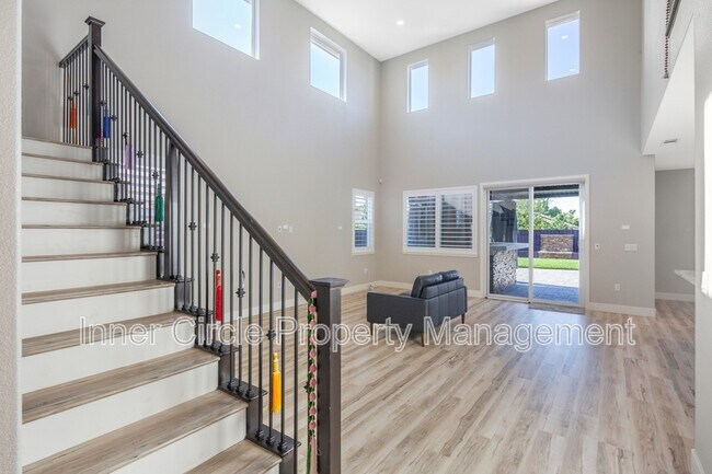 Foto del edificio - 5624 Sierra Trail Way