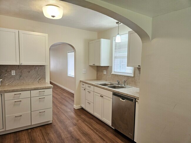 Foto del edificio - 1133 N Hayes Ave