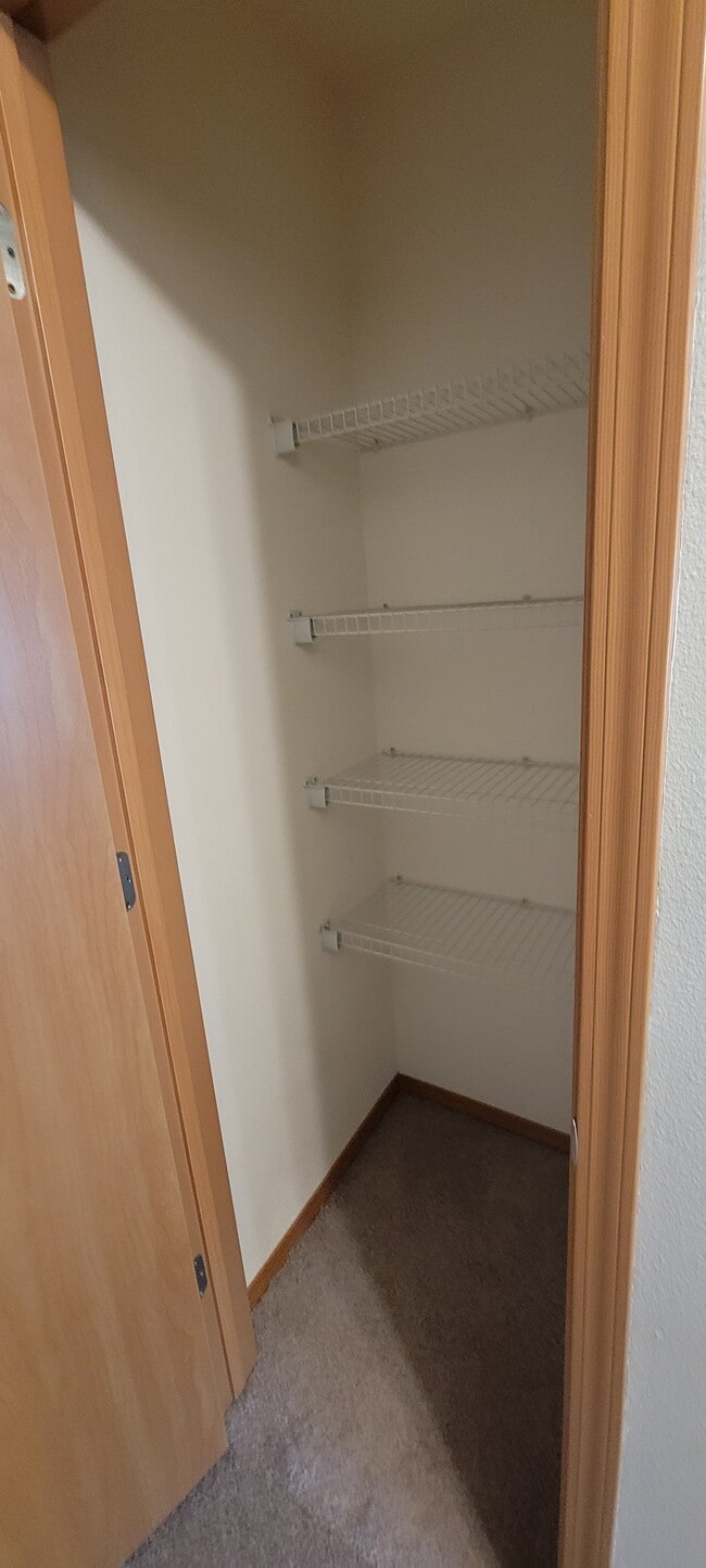 Silver Leaf Apartments Apartments in Smelterville, ID