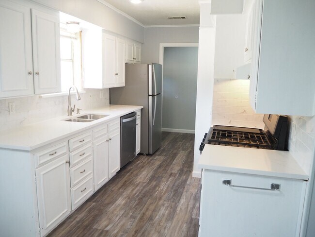 Foto del edificio - 3 Bed - 2 Bath in Denton