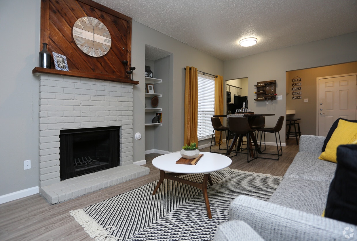 Oakwood Creek Apartments Dallas, TX