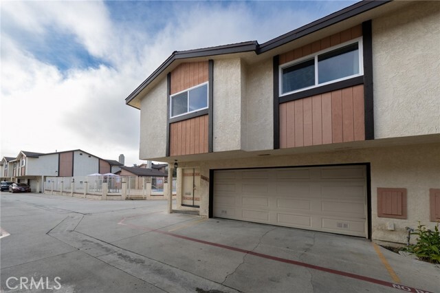 Building Photo - 14004 Cerise Ave