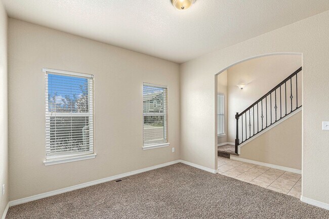 Foto del edificio - Nice Big Home, close to Ft Carson, Updated...