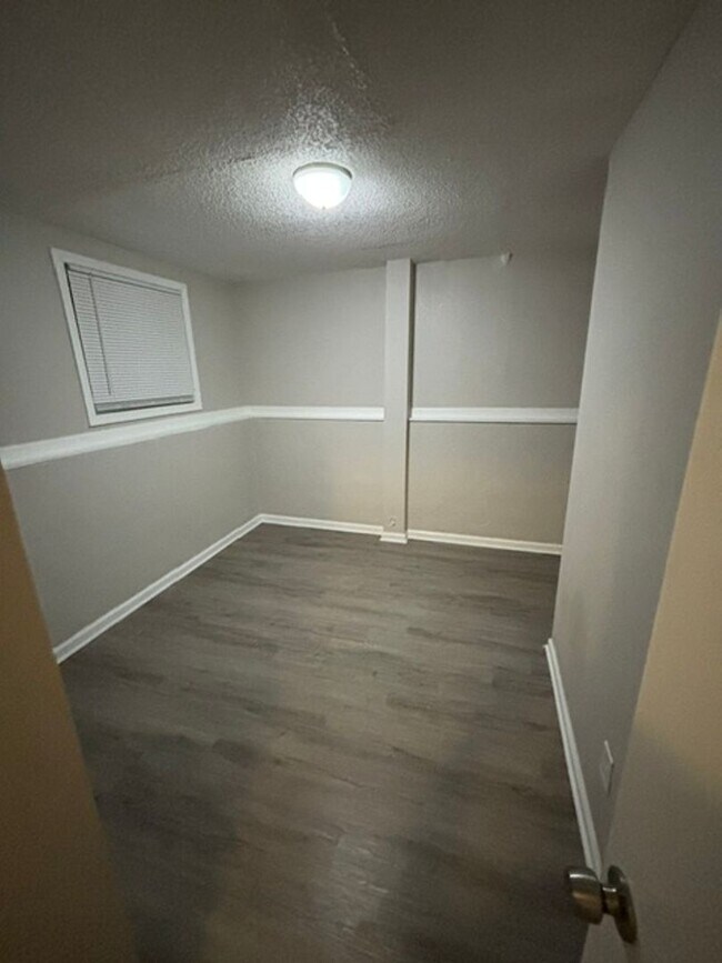 Foto del edificio - 327 NW Gibson Rd