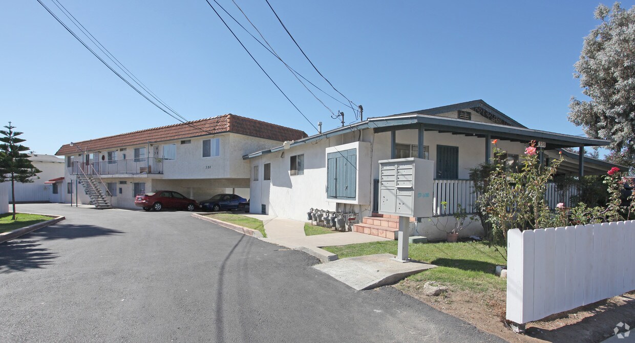 Primary Photo - 350 S Vista Ave