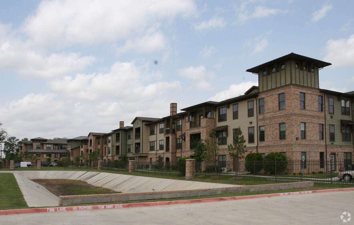 Primary Photo - HomeTowne at Tomball