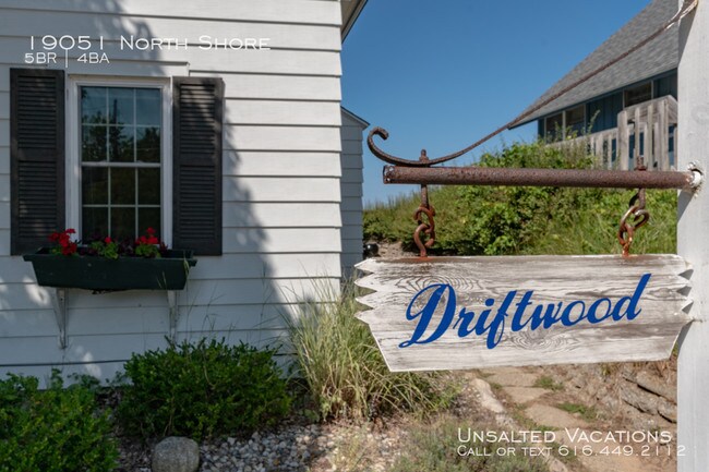 Building Photo - Adorable 5 BR cottage on Lake Michigan