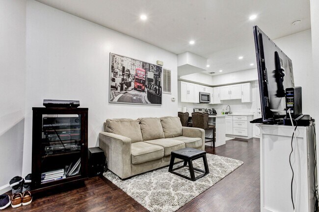 Foto del edificio - 334 1st St