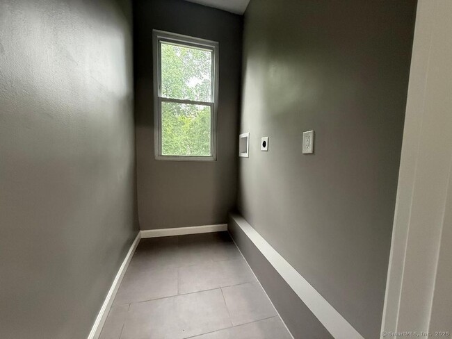Building Photo - 431 Dixwell Ave