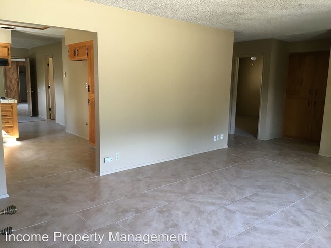 Building Photo - 3 br, 3 bath House - 2913 Pinon Street