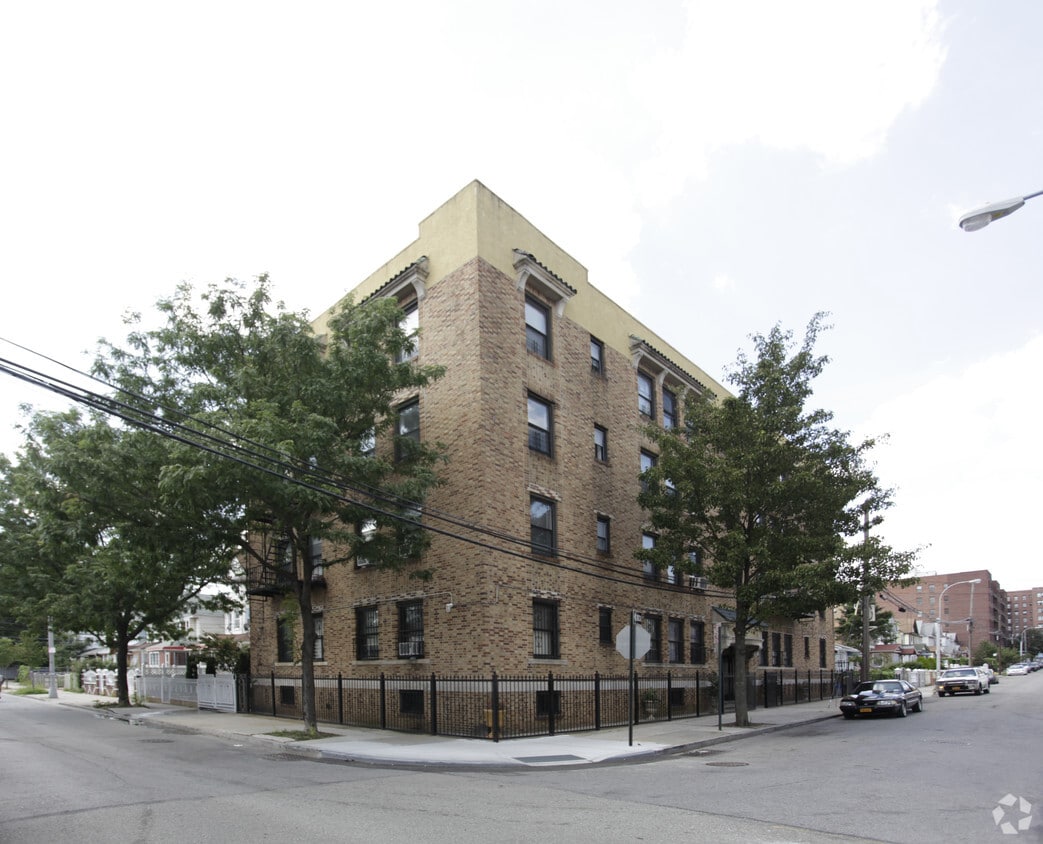 Building Photo - 8840 89th Ave