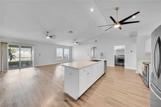 Foto del edificio - 29 SW 24th Pl