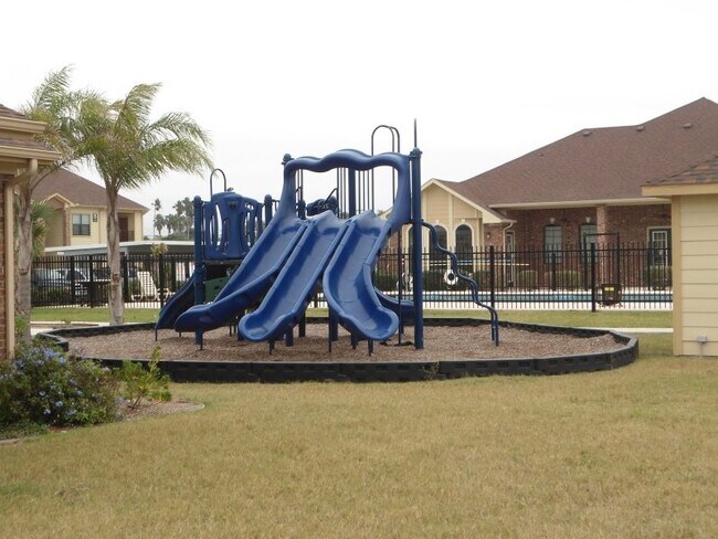 Building Photo - 1701 Canyon Cir
