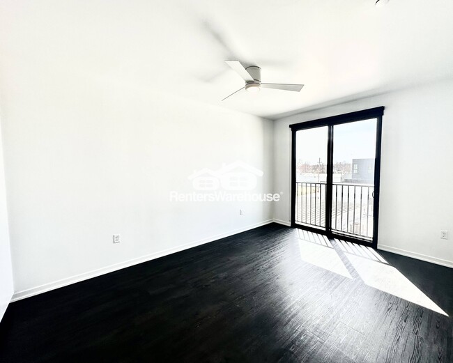 Building Photo - 329 5th St