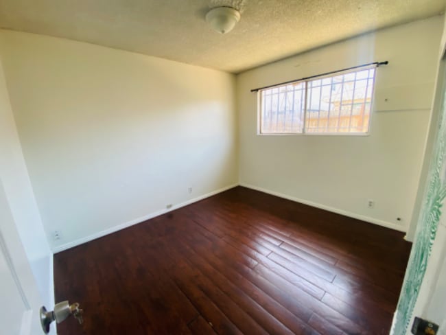 Building Photo - 1356 63rd Ave
