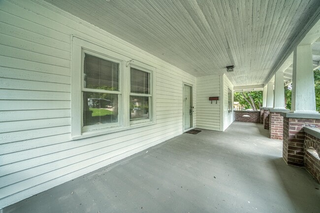 Building Photo - 603 Glenn St