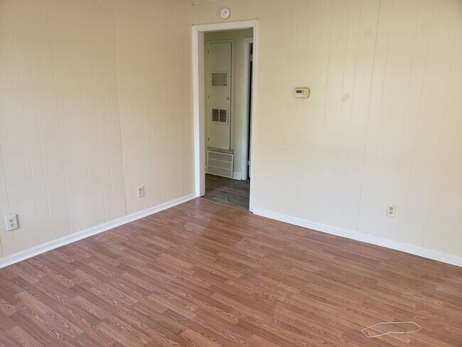 Foto del edificio - 2 bedroom central air and Heat