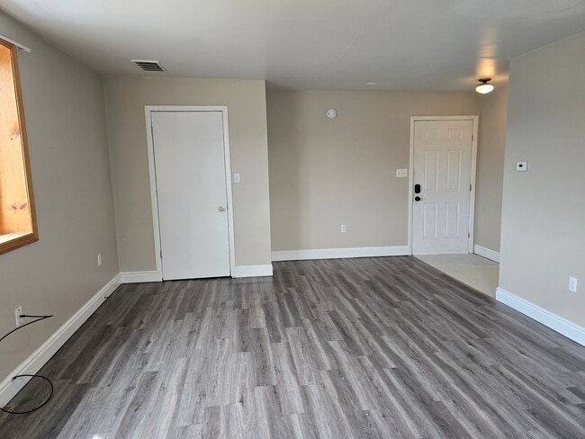 Building Photo - Hamilton Ave