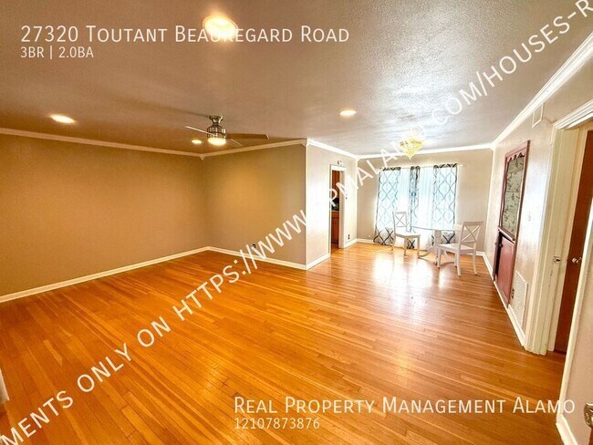 Foto del edificio - 27320 Toutant Beauregard Rd