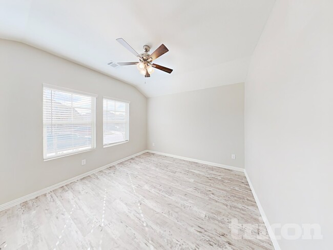 Building Photo - 275 Sunshine Ln