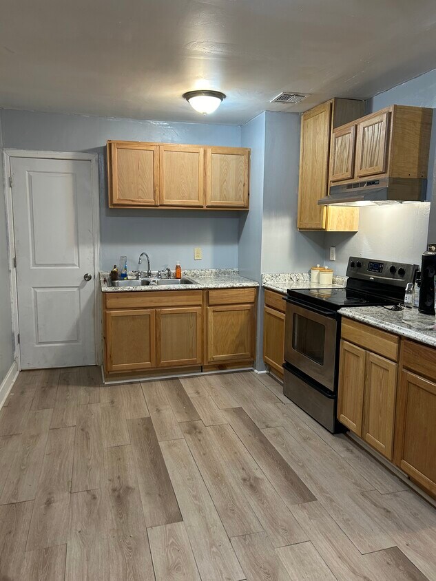 Foto principal - 163 4th St