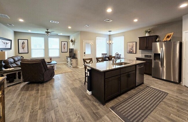 Foto del edificio - 2208 Pike Way