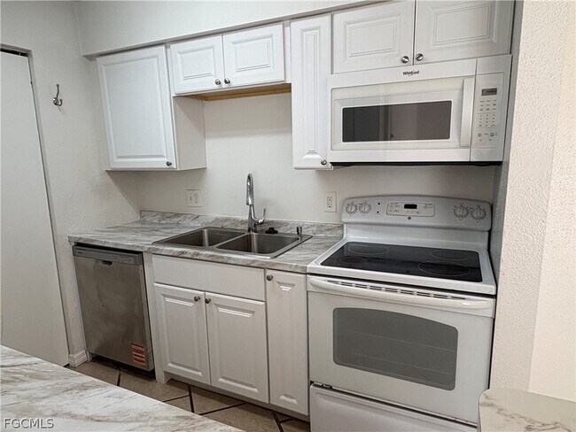 Foto del edificio - 2855 Winkler Ave