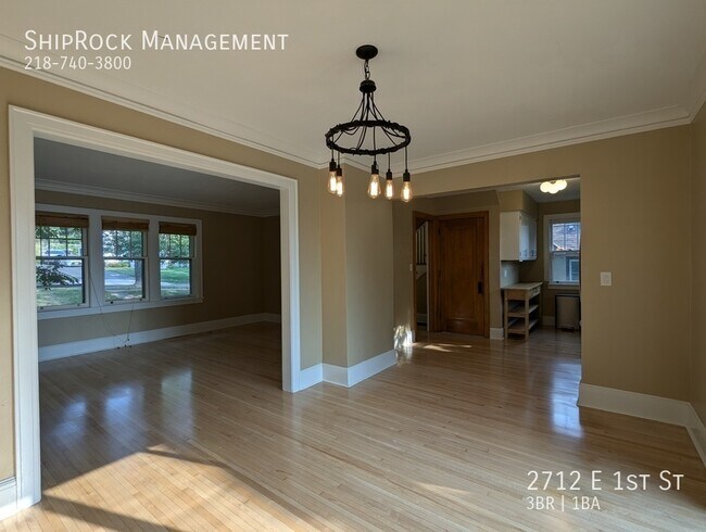Foto del edificio - 2712 E 1st St