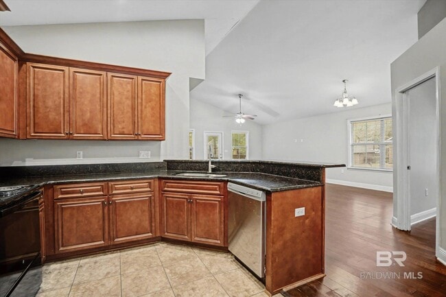 Foto del edificio - 9011 Brookside Ln