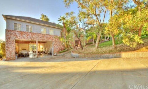 Building Photo - 20455 Somma Dr