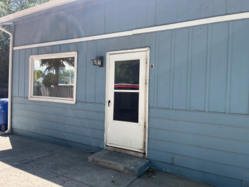 Primary Photo - 221 Robbins Ave