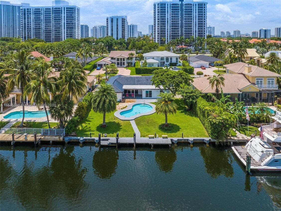 Foto principal - 430 Holiday Dr