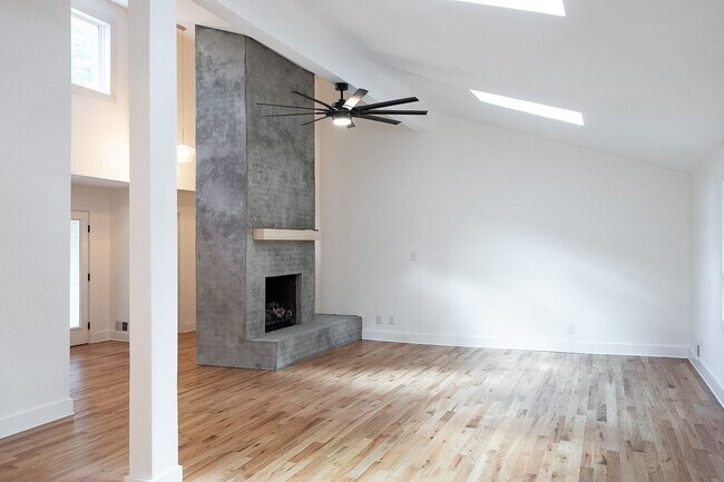 Foto del edificio - 1 Woodbridge Way
