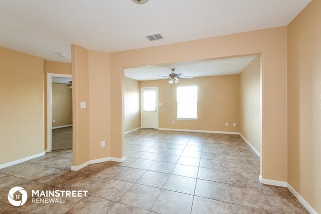 Building Photo - Open Floor Plan