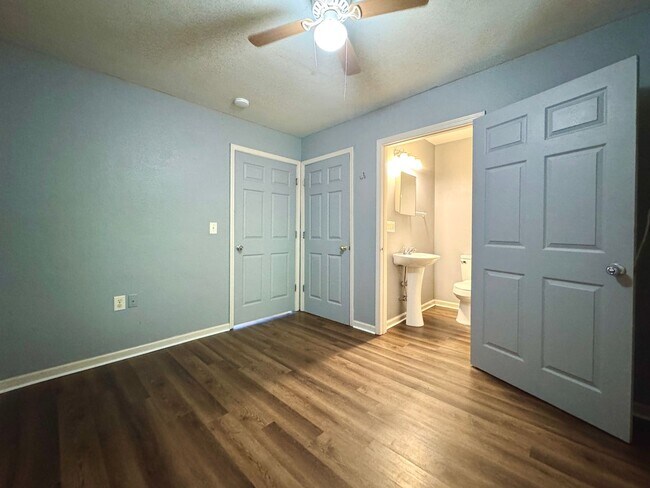 Foto del edificio - 1 Bedroom Upstairs apartment Just outside of Searcy