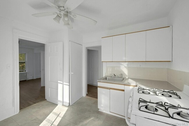 Building Photo - 333 S 6th Ave