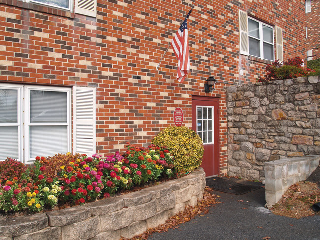 Building Photo - Edgemont Terrace Apartments