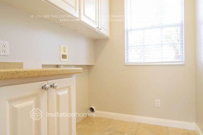 Building Photo - 1419 Burgos Dr