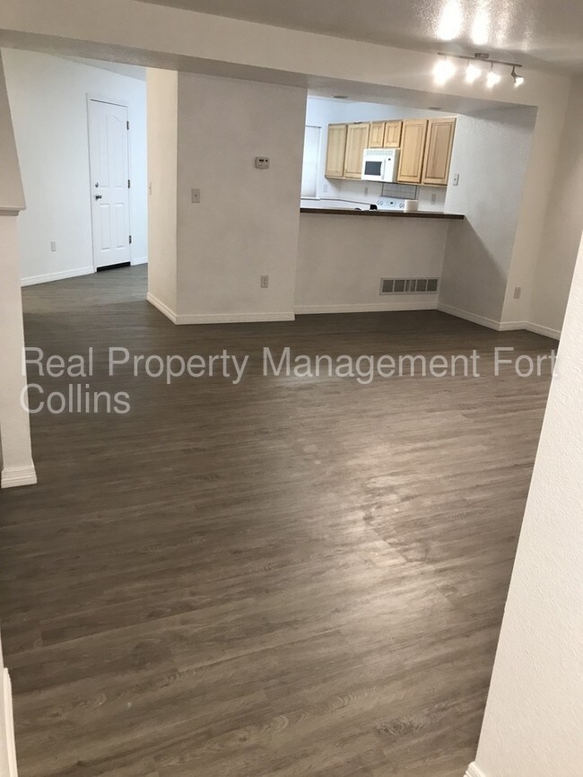 Foto del edificio - 1020 Andrews Peak Dr