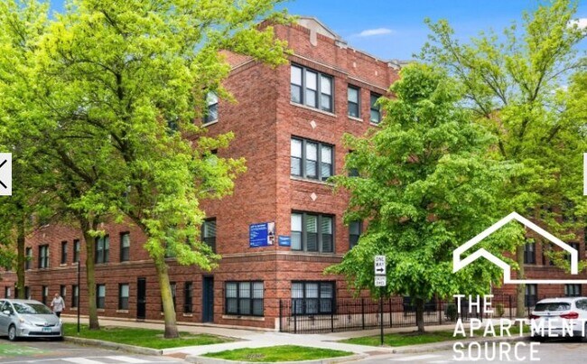 Building Photo - 2205 W Eastwood Ave