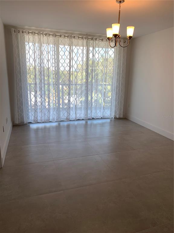 Foto del edificio - 13800 Highland Dr