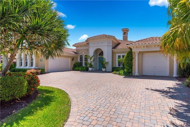 Building Photo - 33 SW Palm Cove Dr