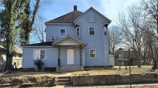 Building Photo - 718 N 18th St