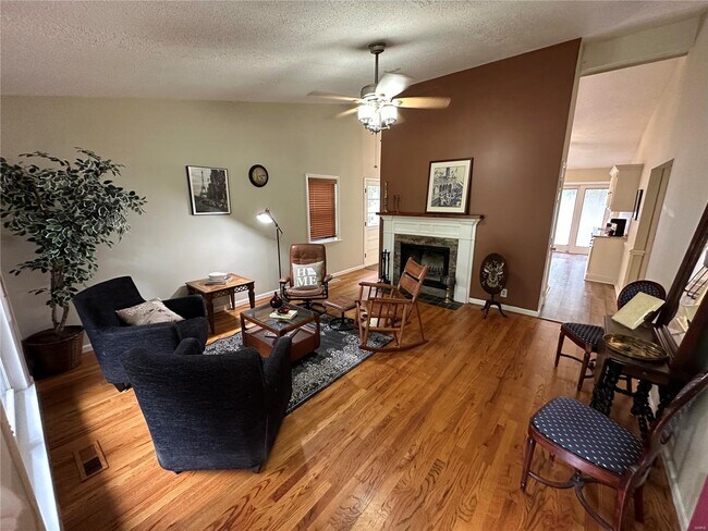 Building Photo - 336 E Glendale Rd