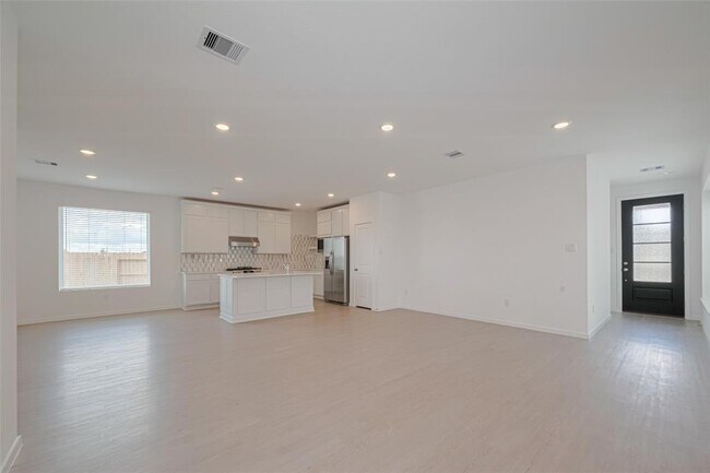 Foto del edificio - 6743 Iron Clover Dr
